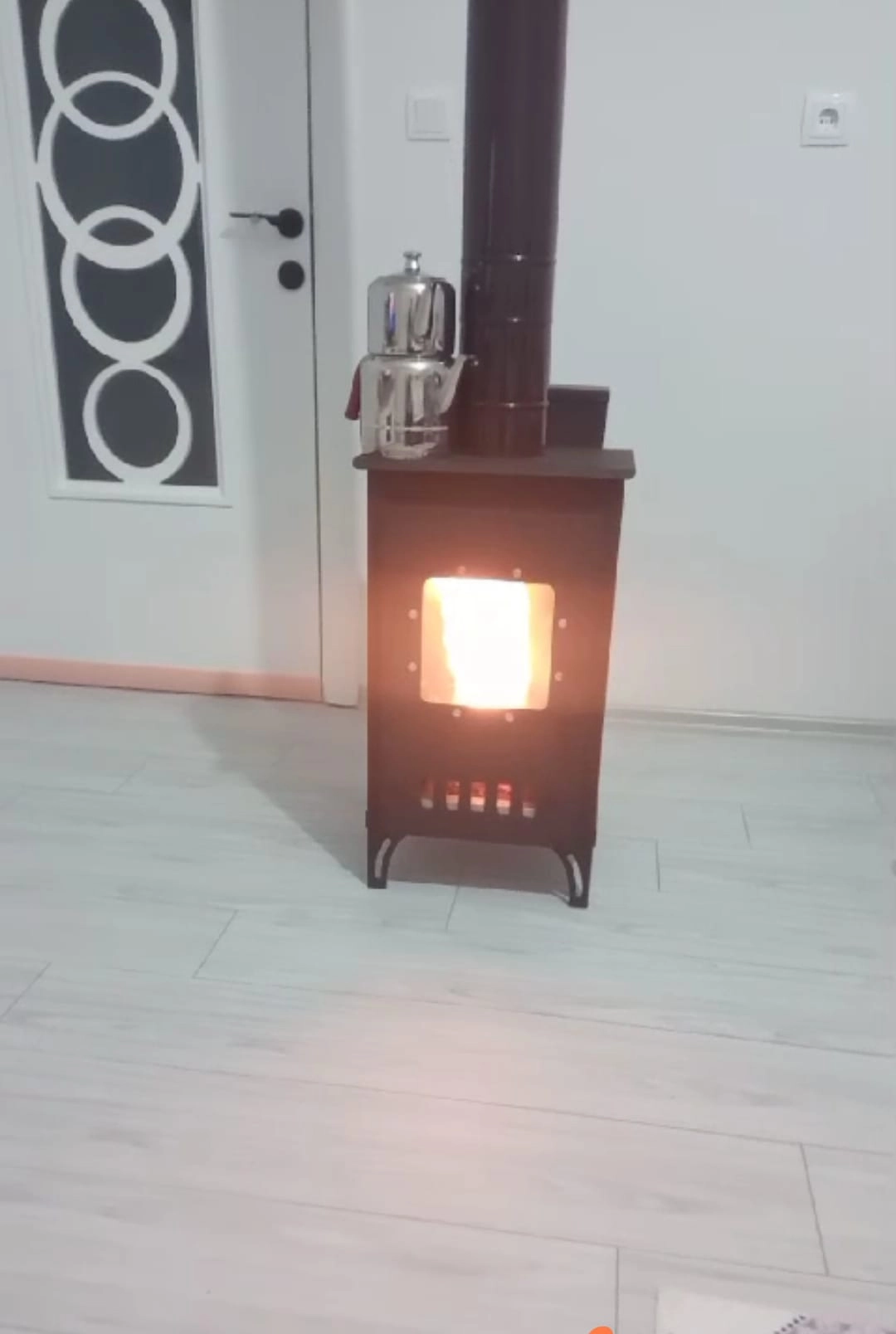 Ekonom Dekoratif Mini Pelet Soba